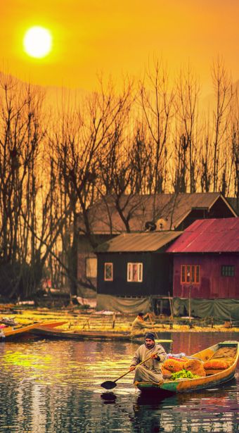 The Kashmir Valley: Embracing Himalayan Essence
